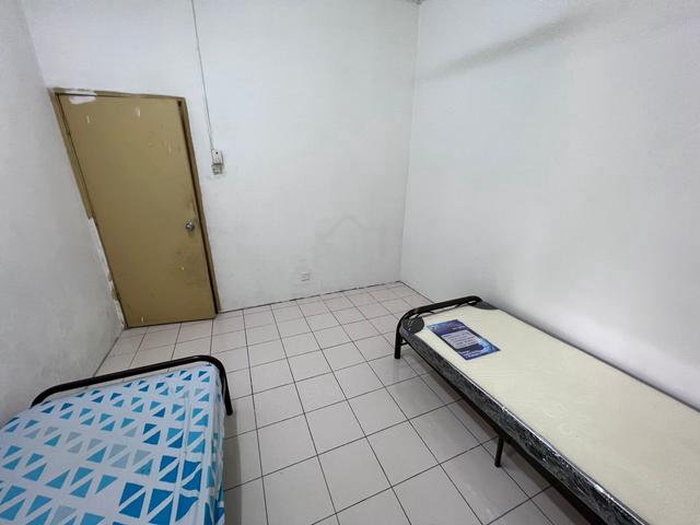 Medium Room – Townhouse Taman Puncak Perdana (UITM Puncak Perdana) 1