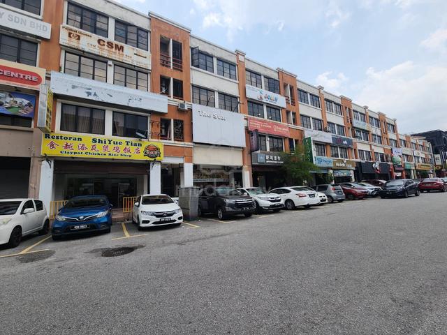 Facing Parking Lot , Hot Prime Area , Rare Unit for Rent Puchong Jaya 1