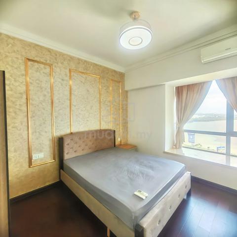 Small master room for rent 1