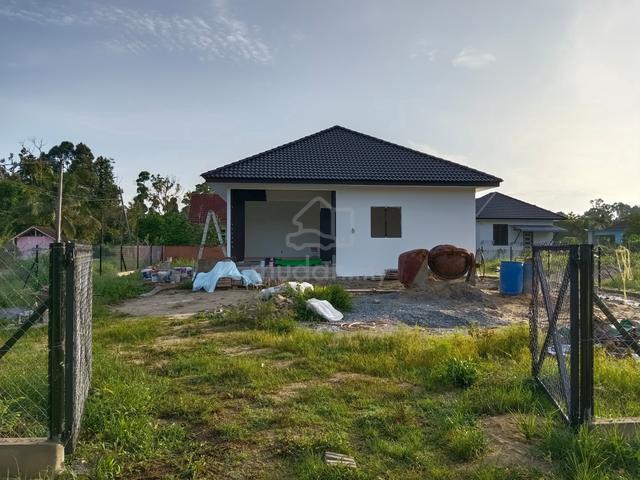 Rumah Banglo, Dekat Sekolah Bechah Keranji, Peringat, Kota Bharu. 1