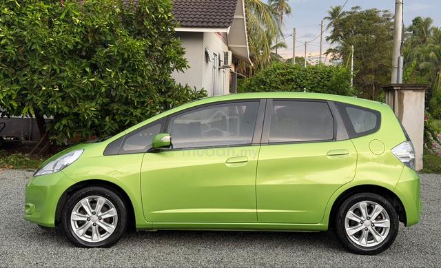 2012 Honda JAZZ 1.3 (HYBRID) FACELIFT (A) - 4