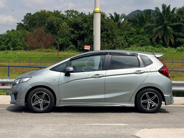 2016 Honda JAZZ 1.5 E-SPEC (A) *3 YEARS WARRANTY* - 4