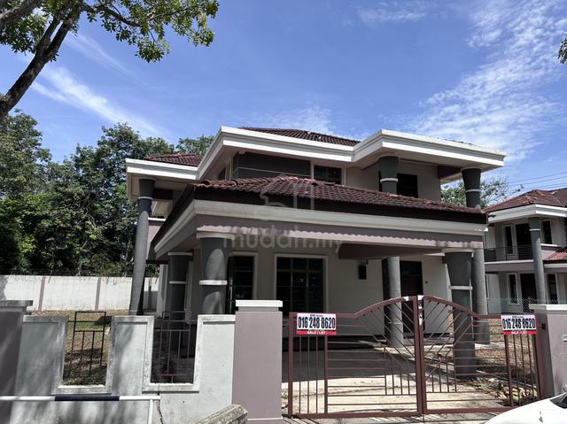 Freehold Bungalow with huge land below bank value 1
