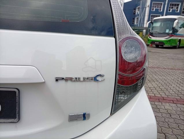 2013 Toyota PRIUS C 1.5 (HYBRID) (A) - 5