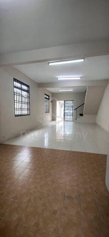 Ulu Tiram / Taman Bestari Indah ( Double Storey House ) For Rent 1