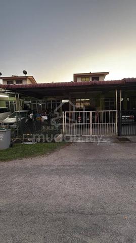 Taman Tiara Perdana / Simpang Renggam / Johor 1