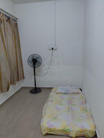 Room 1st floor@ Pusat Bandar Puchong near LRT SetiaWalk Lotus Hero IOI 1
