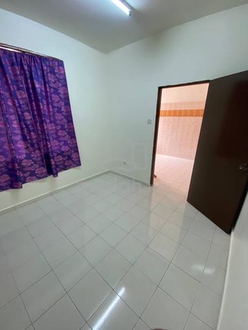 Room for Rent – Taman Pauh Jaya female 1
