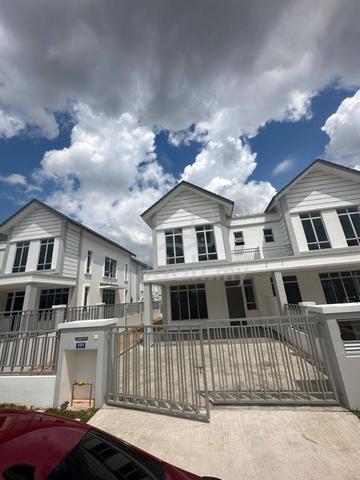 Bandar Baru Kangkar Pulai 2 Storey Cluster House Brand New Resale Unit 1