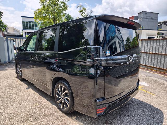 2022 Grade 5A 9kKM only Toyota VOXY 2.0 S-Z (A) - 4