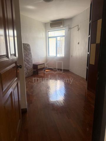 Beach view room for rent 1