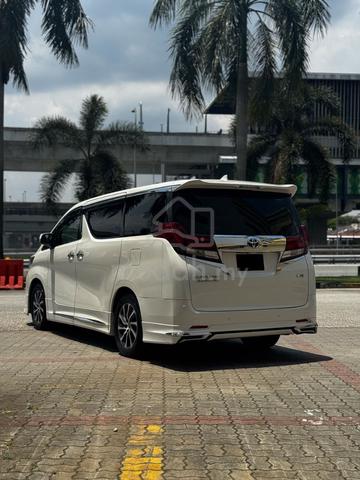 2015 Toyota Alphard Executive Lounge 3.5 V6 - 4