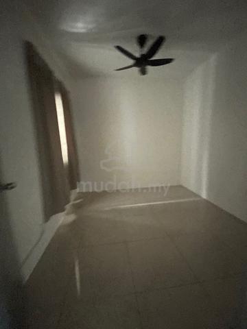 mencari housemate mei 1