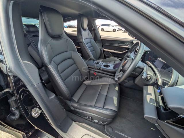 2024 BOOKNOW BLACK SChrono Porsche TAYCAN - 5