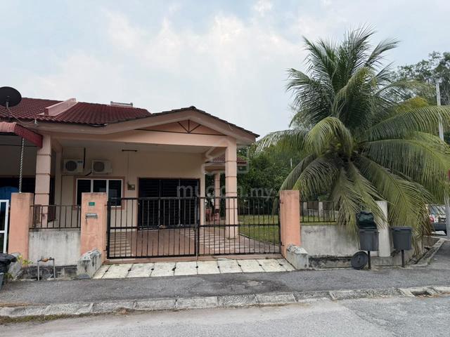 Taman Gemilang, Seri Iskandar Fully Furnished Terraced House For Rent 1