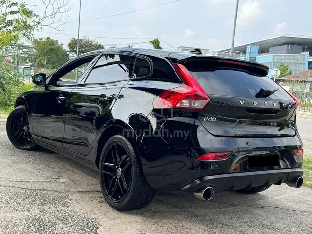 2018 Volvo V40 2.0 T5 R-DESIGN REVERSE CAMERA ORI - 4