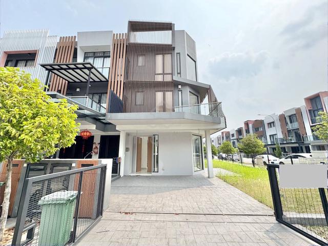 3 Storey Corner Lot Taman Puchong Lagenda 1