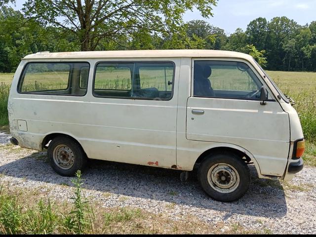 Toyota Hiace LH20 2.2 Diesel - 2