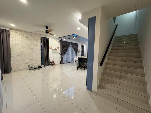 Eco Summer Double Storey Endlot.For Sales.Renovated Unit. 1