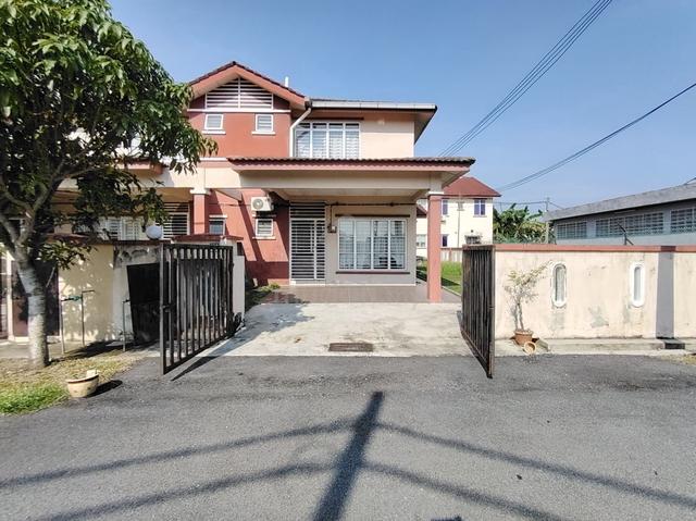 1.5 Storey Terrace House Endlot with extra land 2658sqft 1