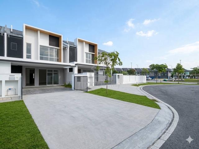 SPACIOUS 2 Storey Terrace VERNA Serene Heights Bangi Semenyih 1
