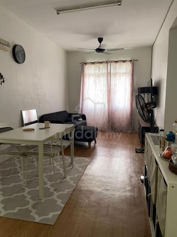 Rumah Pangsa Laman Tasik 1