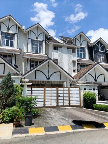 3 storey house in Setia Alam for sale 1