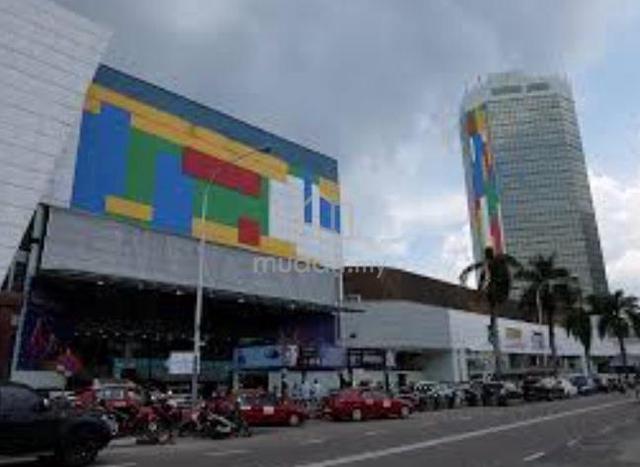 HOLIDAY PLAZA GROUND-FLOOR SHOP FOR SALE — Freehold! 🌟 1
