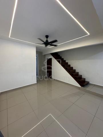 Taman Sri Lalang / Kluang / Jalan Bunga Raya / Simpang Renggam 1