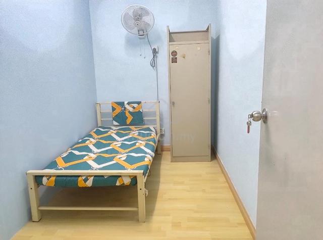 Bilik Cantik di Sek 16, Shah Alam | Lelaki | Free Internet 1