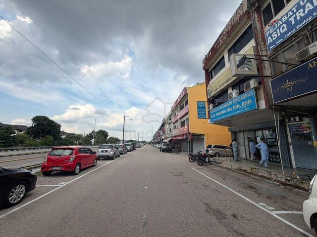 Jalan Dedap 6 @ Taman Johor Jaya Three Storey Shop of 1st Floor Only 1