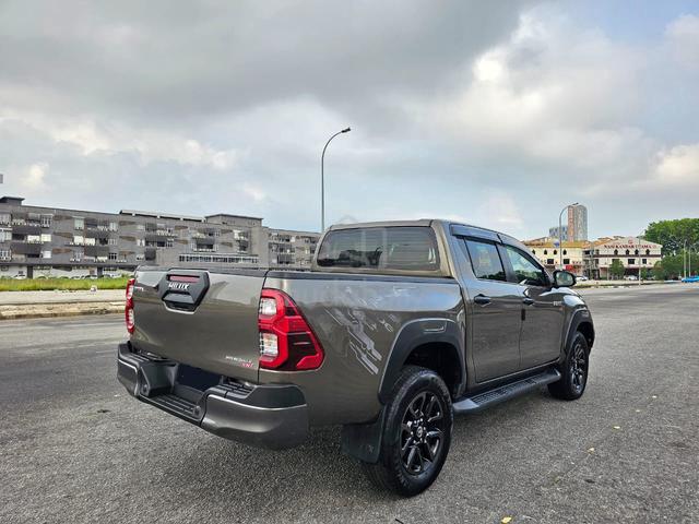2023 Toyota HILUX 2.8 ROGUE (A) - 5