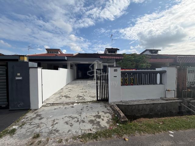 JB Town @ Mid Valley House for Rent 1