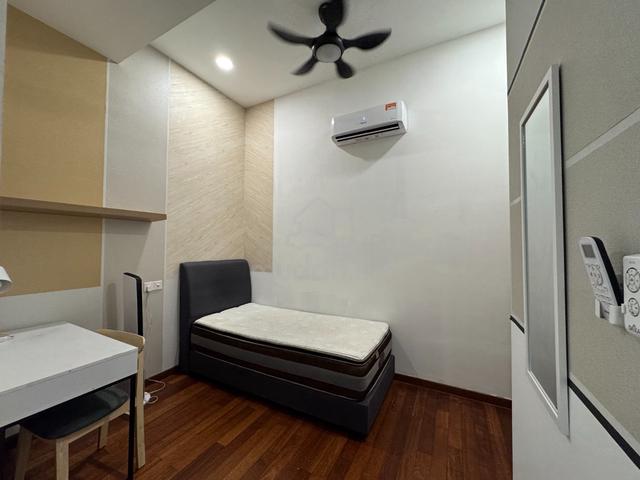 Bedroom 3 The Azure Residence, Next To Paradigm Mall, Kelana Jaya 1