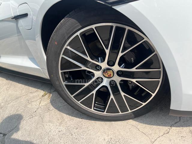 2023 Porsche TAYCAN (5 Year Warranty) - 2