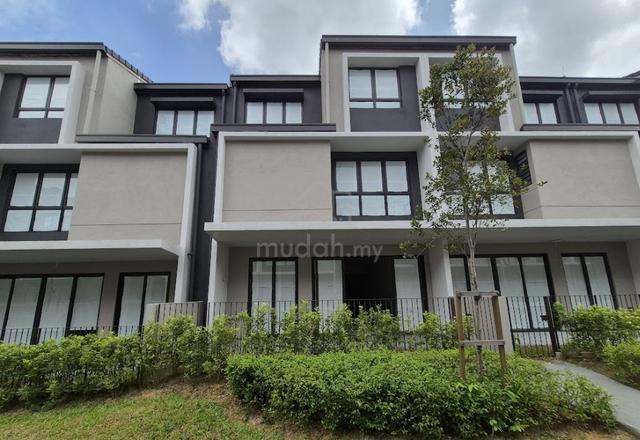 3-sty terrace, Jia-Hayat Villa, Tmn Bukit Serdang, Seri Kembangan 1