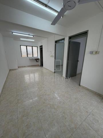 Flat Taman Ungku Tun Aminah 1
