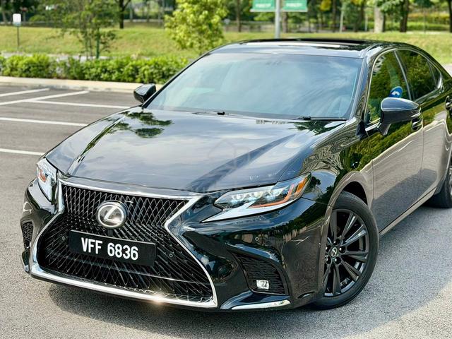 ON THE ROAD 2014 Lexus ES250 2.5 LUXURY (A) - 3