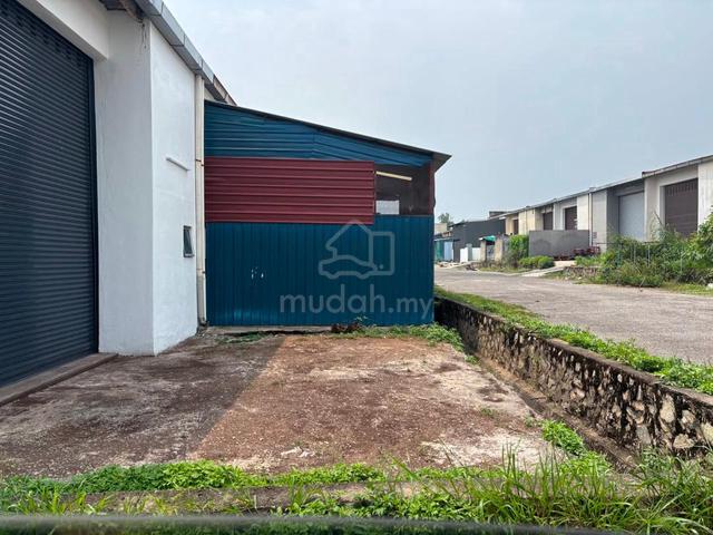 Bukit Beruntung 1.5 Story Factory To Let 1