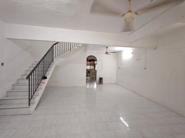 GOOD LOCATION TOWN AREA 2 Storey Terrace Taman Seruling For Rent 1