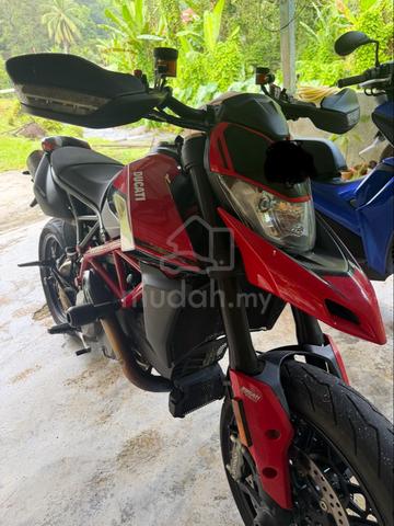 Hypermotard 950 - photo 5 of 7