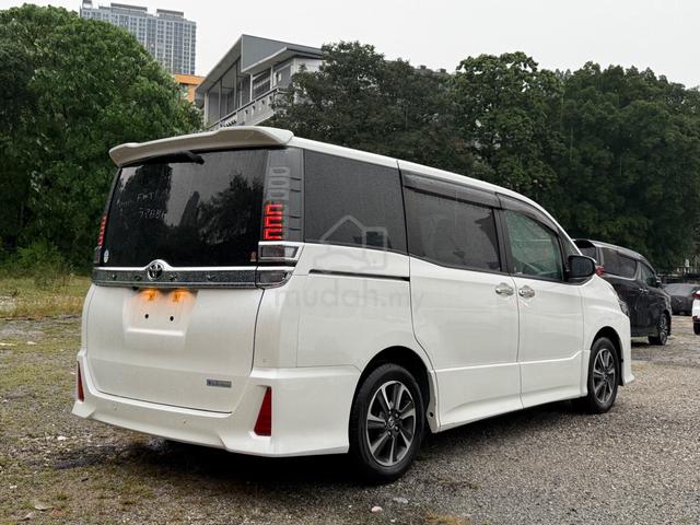 【RECOND，OFFER】2021 Toyota VOXY 2.0 ZS KIRAMEKI III - 3