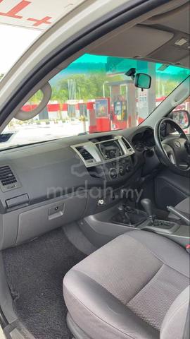 2011 Toyota HILUX 2.5 G (A) - 5