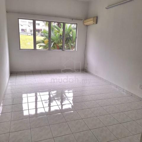 Sri Mekar Apartment 1