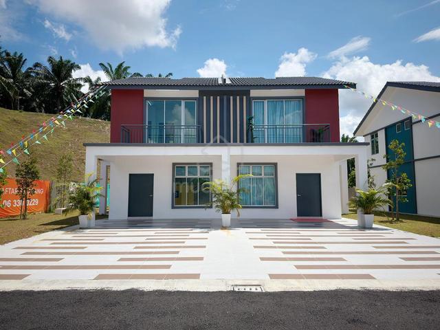 Freehold Full Loan 4 Room Double Storey House Near Cheng Lotus Toll 1