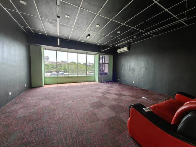Very Good Condition 1st Floor Shop Facing Mainroad Saujana Rawang 1