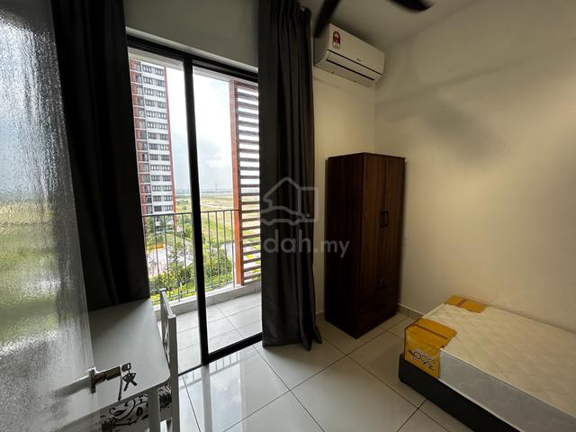 Budget Room for Male Rent Near Quaysidemall Rimbayu Amber residence 1