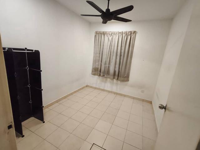 Partial Furnished USj1 Male Only Single Room @ 2-Sty House for Rent 1