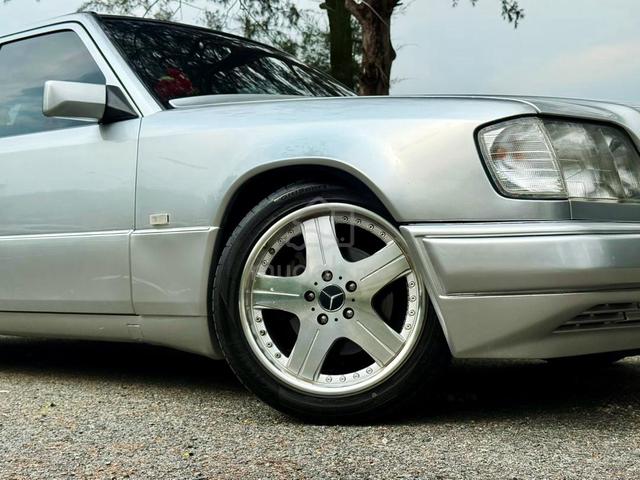 1986 Mercedes Benz 230E 2.3 (A) - 5