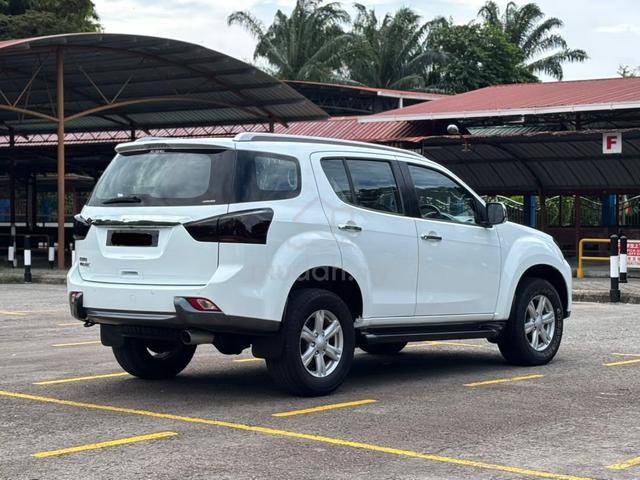 2015 Isuzu MU-X 2.5 4x4 (A) - 2